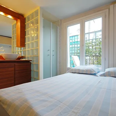 Apartment Des Moulins - 2 Adults Paris