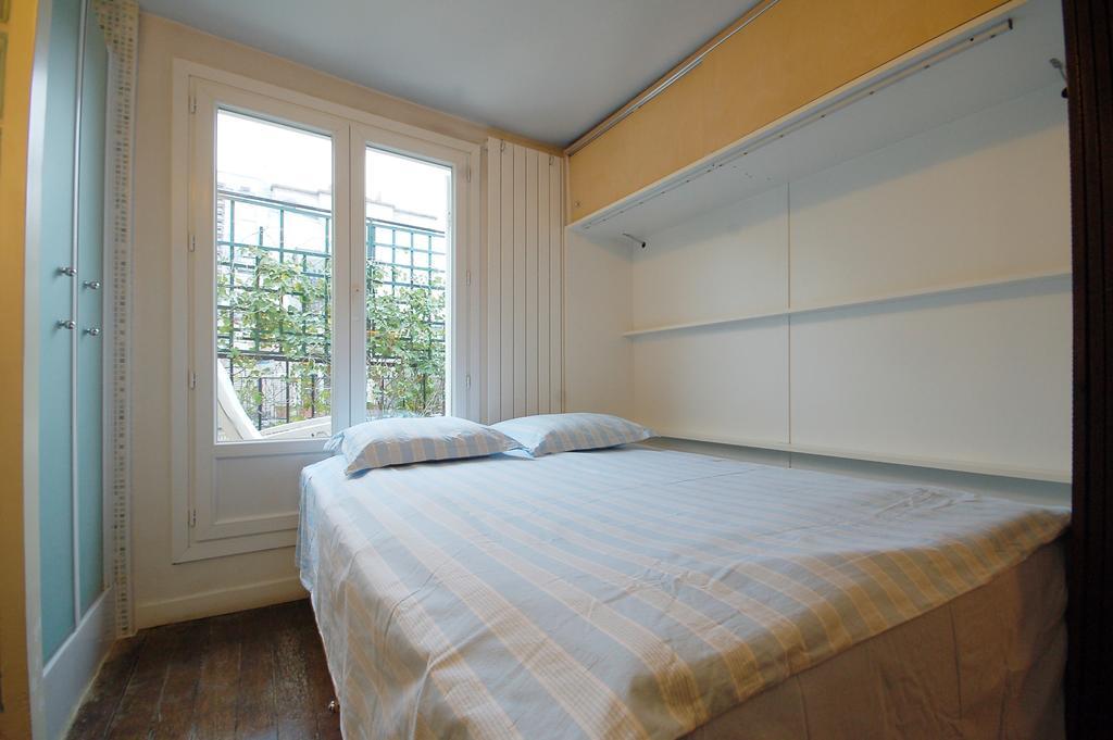 Des Moulins - 2 Adults Appartamento Parigi